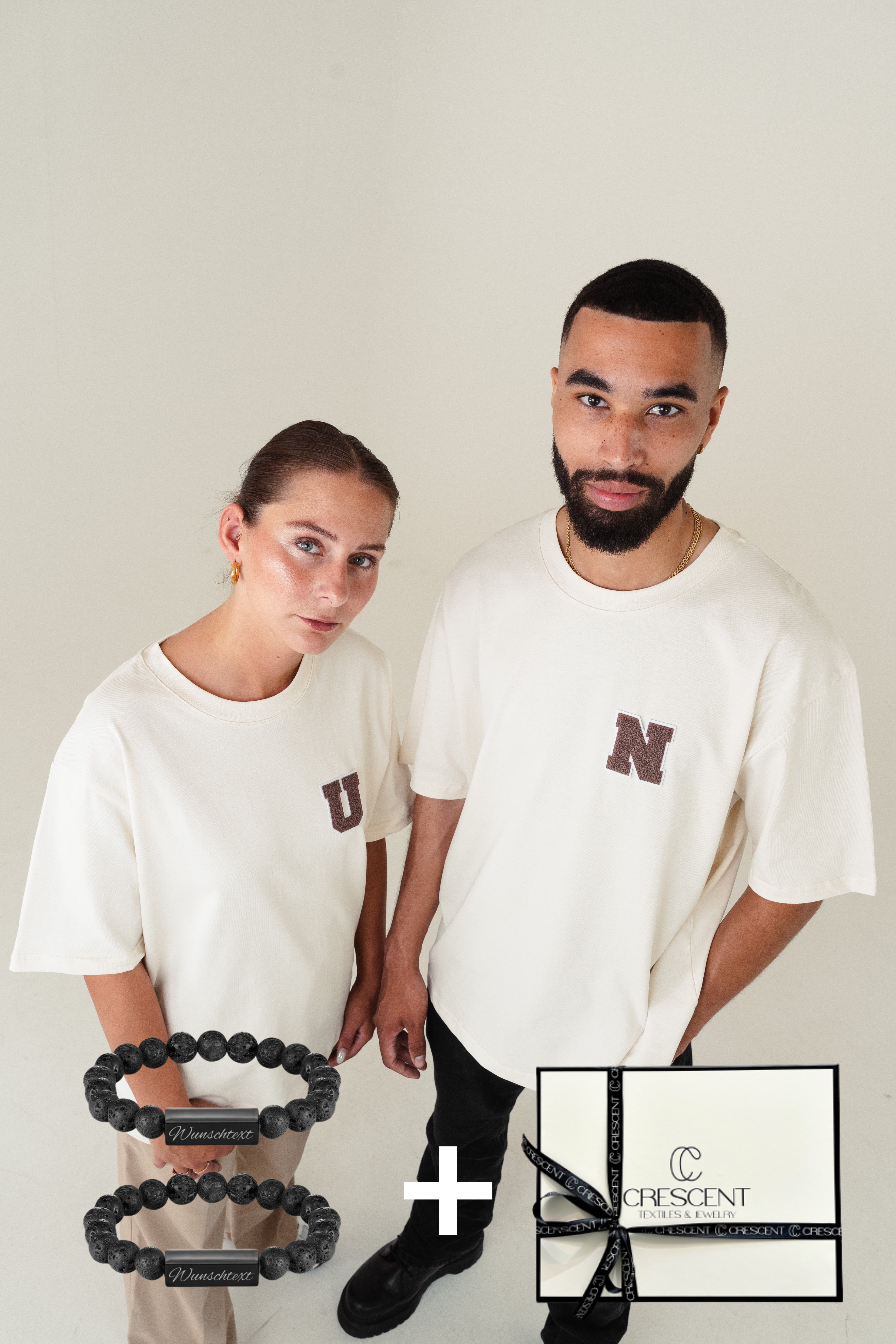 Limited Edition T-Shirts Bundle Collage - Gravur Armbänder & Geschenkbox