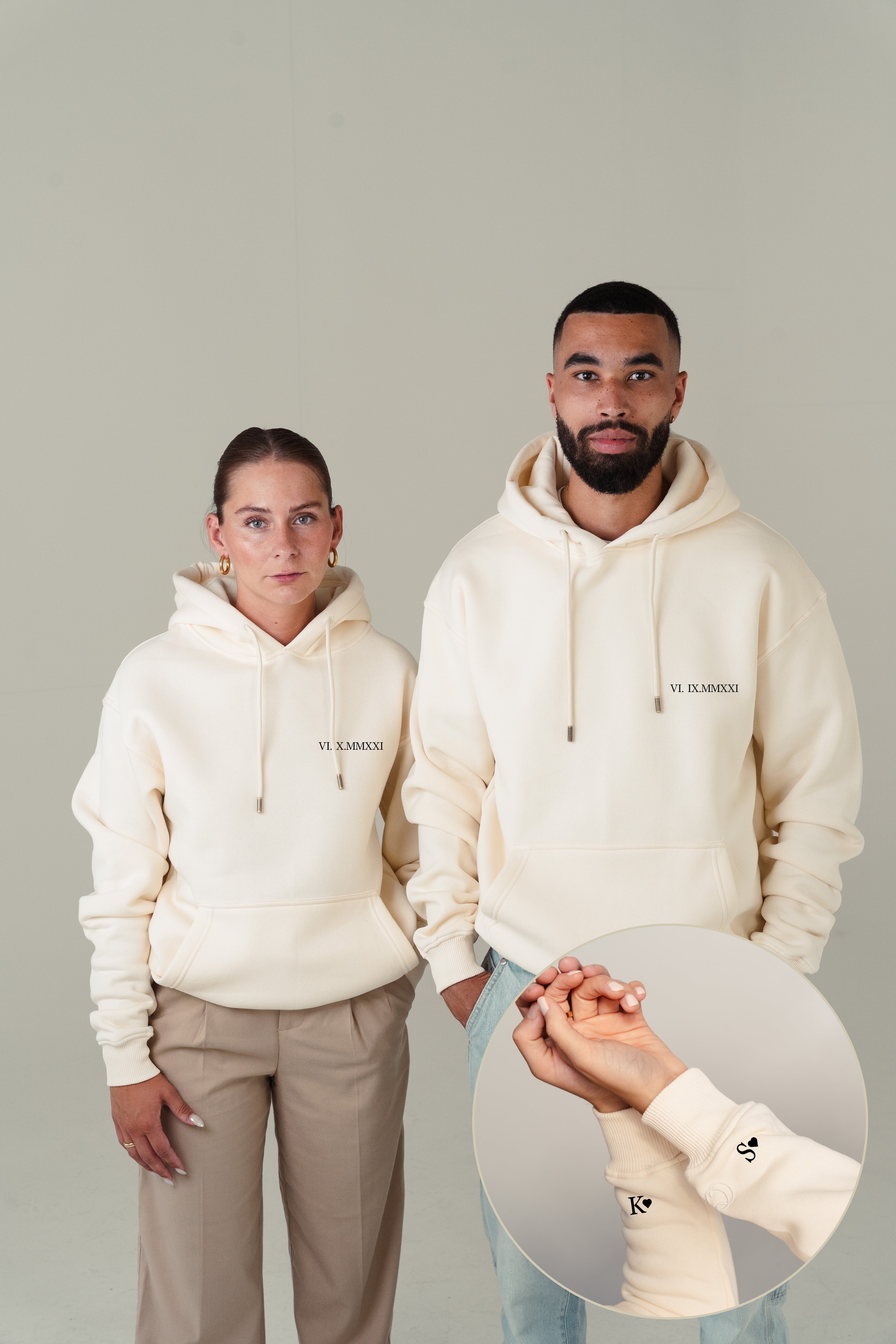 2x Partner Hoodies Römisch mit Wunschdatum & Buchstabe am Ärmel